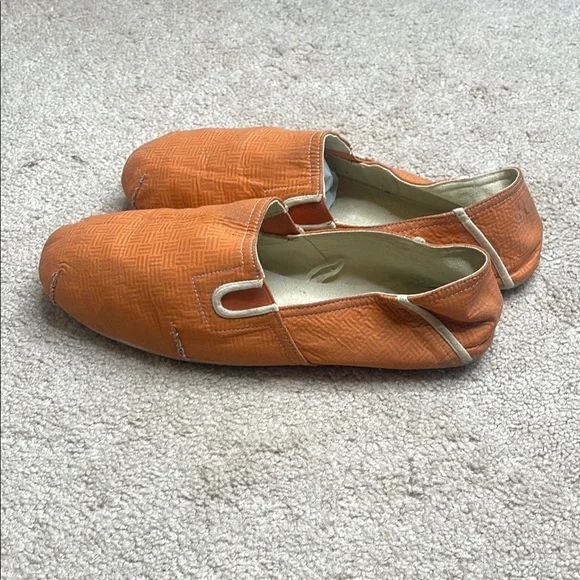 Old Navy Orange Slip-On Men's Shoes - Picture 1 of 5